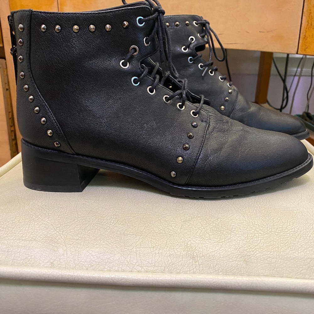 Stuart Weitzman Witchy Goth Biker Black Leather Studded Ankle Boots Sz 7.5